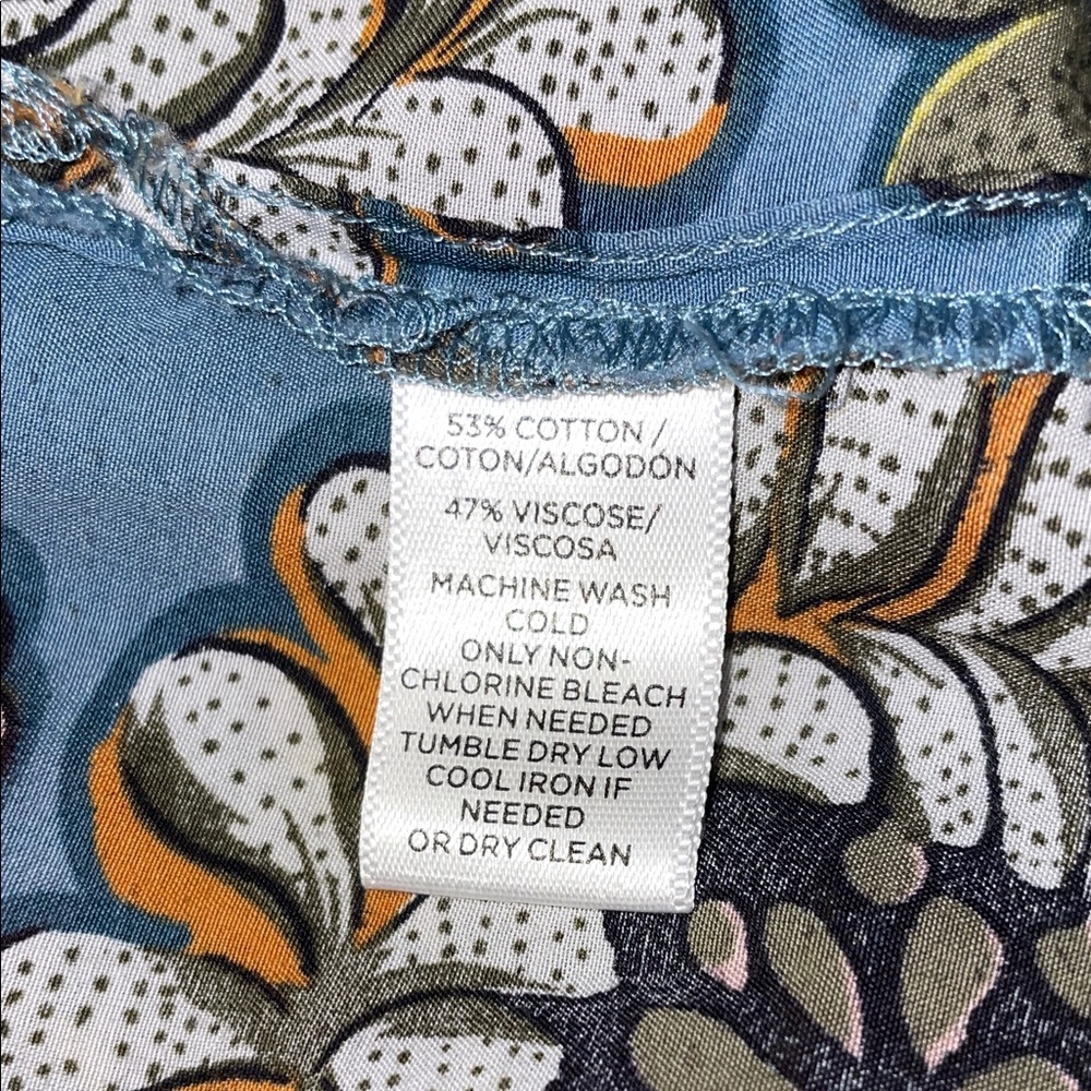 Ann Taylor Women's Top, size S, Split Neck, Blue Floral, Softened Collection - Picture 9 of 14